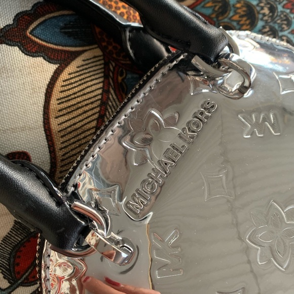 Beautiful mini bag🌸 - Picture 2 of 6